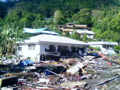 Ein Tsunami hat die Küste von Amerikanisch-Samoa getroffen. Pago nach Tsunami