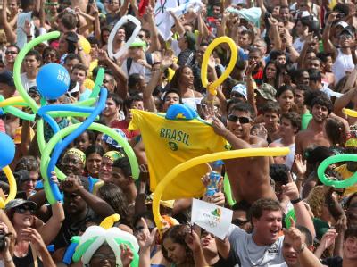 Nach der Entscheidung in Kopenhagen kennen die Brasilianer kein halten mehr. Ausgelassen