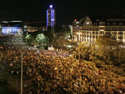 Menschenmassen in Leipzig: Die Stadt gedenkt der Ereignisse im Wendeherbst '89. Menschenmassen in Leipzig