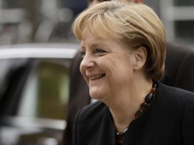 Bundeskanzlerin Angela Merkel auf dem Weg zu den Koalitionsverhandlungen von Union und FDP. Kanzlerin Merkel