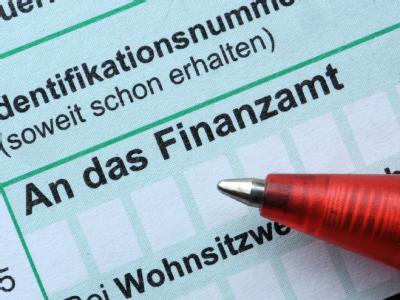 Das Bundesverfassungsgericht hält die im Jahr 2007 eingeführte Beschränkung der Abzugsmöglichkeiten für grundgesetzwidrig. Einkommensteuererklärung