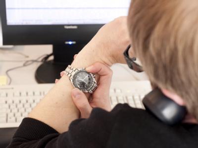 Die meisten Arbeitnehmer in Deutschland erreichen im Job nicht ihre volle Leistung, weil Sorgen und Stress sie belasten. Stress