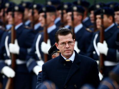 Bundesverteidigungsminister Karl-Theodor zu Guttenberg. Verteidigungsminister Guttenberg