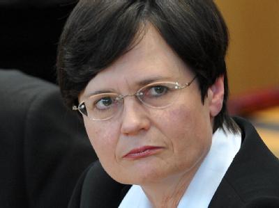 Die CDU-Politikerin Christine Lieberknecht nach dem zweiten Anlauf bei der Wahl zur thüringischen Ministerpräsidentin. Lieberknecht