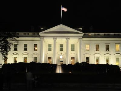 Ein Ehepaar hat sich am Secret Service vorbei ins Weiße Haus geschlichen und an einem Dinner mit dem Präsidenten teilgenommen. Weißes Haus