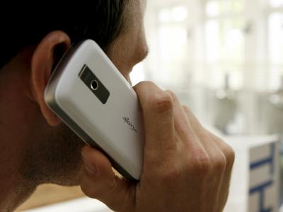 Der Vorwurf lautet Telefonbetrug: Mit Rückrufen auf teuere 0137er-Nummer wollen die Angeklagten mehr als 600.000 Euro ergaunern. Prozess gegen Telefonbetrug