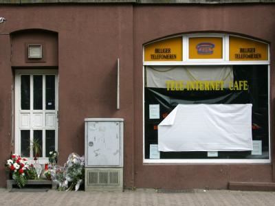 In diesem Internet-Café in Kassel starb dessen Betreiber - ein Verfassungsschützer soll kurz vor dem Mord den Laden verlassen haben. Archivfoto: Uwe Zucchi Internet-Café in Kassel