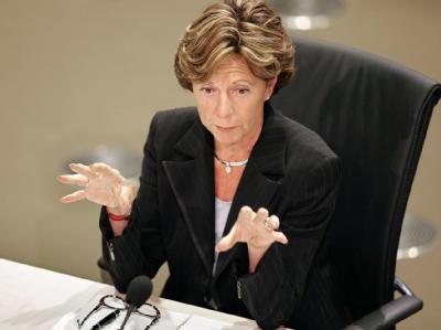 EU-Wettbewerbskommissarin Neelie Kroes (Archivbild) hat einen Ruf als unnachgiebige Wettbewerbshüterin. Neelie Kroes