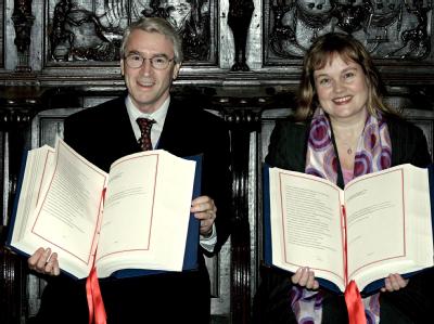 Muss von allen 27 EU-Staaten ratifiziert werden: der EU-Vertrag von Lissabon. EU-Verträge