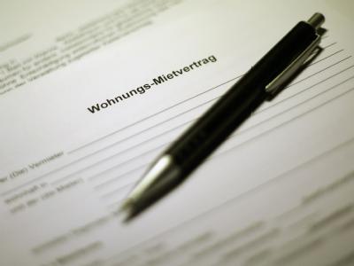 Der Deutsche Mieterbund hat Merkels für höhere Mieten scharf kritisiert (Symbolfoto). Mietvertrag