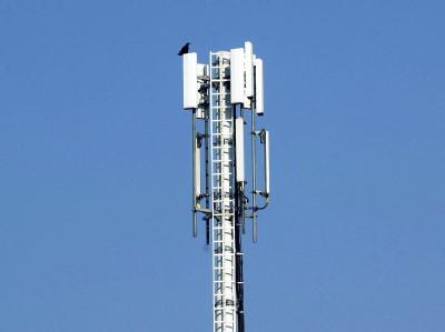 USA planen in Afghanistan ein unabhängiges Mobilfunk-Netz aufzubauen: Kommunikationstechnologie ist für die Amerikaner längst zu einer der wichtigsten außenpolitischen Einflussgrößen geworden. (Symbolbild) Mobilfunk-Antenne