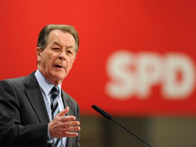 Der SPD-Vorsitzende Franz Müntefering mahnt die Genossen zu mehr Disziplin. Franz Müntefering