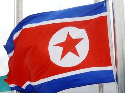 Die nordkoreanische Fahne wird gehisst. Nordkoreanische Fahne