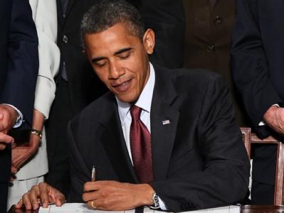 US-Finanzreform: Präsident Barack Obama unterzeichnet das über 2300 Seiten starke Gesetzeswerk. Barack Obama