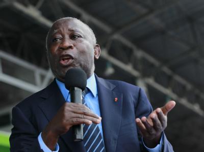 Allen US-Bürgern ist es ab sofort verboten, Geschäfte mit Laurent Gbagbo, seiner Frau sowie drei seiner engen Vertrauten zu machen. Laurent Gbagbo