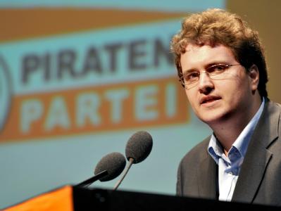 Lahmgelegt: Der Parteivorsitzende der Piratenpartei, Sebastian Nerz bezeichnete die Polizeiaktion als «ein sehr schwerer Schlag». Piratenpartei