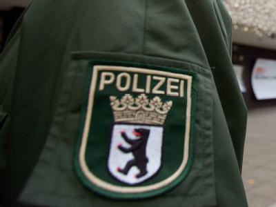 Berlins Innensenator Körting (SPD) hat die Neonazi-Vereinigung «Frontbann 24» verboten. (Symbolbild) Polizei in Berlin