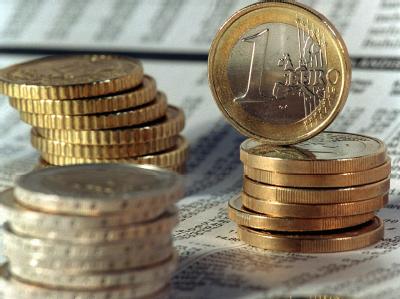Die schwarz-gelbe Koalition will die Steuern senken und die Bürger auch bei den Sozialausgaben entlasten. Finanzminister Schäuble dämpft allerdings die Hoffnungen. (Symbolbild) Steuern
