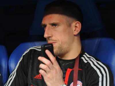 Franck Ribery sitzt beim Champions League-Finale als Zuschauer auf der Bank. Verlängert