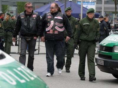 Rivalisierende Rockerbanden beschäftigen immer wieder die Polizei und die Justiz. (Symbolbild) Rocker