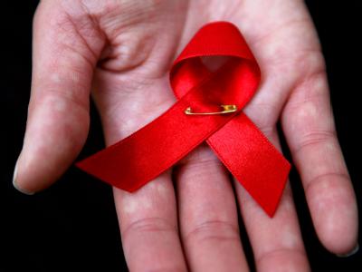 Symbol der HIV-Krankheit: Die Aids-Schleife Aids