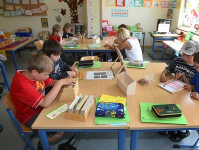 Viele Eltern fordern für ihre Kinder, dass sie bis zur sechsten Klasse gemeinsam in der Grundschule unterrichtet werden. Grundschüler