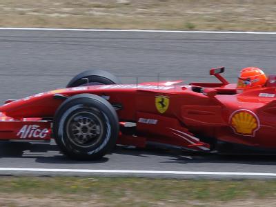 Schumacher bei Tests mit dem zwei Jahre alten Ferrari F200 in Mugello (Foto vom 31.7.2009). Schumacher bei Tests
