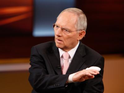 Bundesfinanzminister Schäuble hofft, die Schulden bald reduzieren zu können. (Archivbild) Schäuble