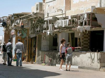 Zerstörtes Geschäft nach Bombenanschlag in Dahab (Archivbild vom April 2006). Israel befürchtet einen neuen Terrorakt auf der ägyptischen Sinai-Halbinsel. Terrorwarnung für den Sinai
