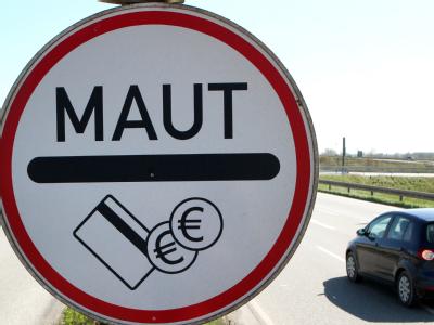 Die CSU fordert seit Monaten eine Vignette für Pkw, laut Unionsfraktionschef Kauder kommt sie aber «in dieser Legislaturperiode nicht mehr». Diskussion um Pkw-Maut