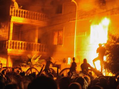 In Bulgarien kam es zu gewaltsamen Ausschreitungen gegen die Roma-Minderheit, wie hier bei einem Brandanschlag im Dorf Katunitsa (Archivbild). Proteste gegen Roma