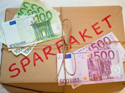 Das von der Bundesregierung beschlossene Sparpaket ist höchst umstritten (Symbolbild). Sparpaket
