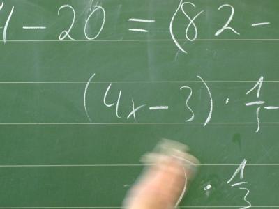 Weil die Schüler schlecht in Mathe waren, wurde an einer US-Schule allen Lehrern gekündigt. (Symbolbild) Tafel