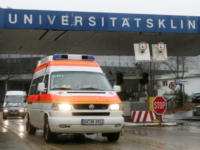 Im Universitätsklinikum Bonn ist eine Frau ohne schwere Vorerkrankungen an der Schweinegrippe gestorben (Archiv). Bonner Universitätsklinik