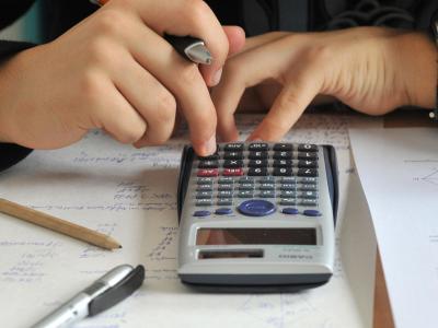An dem neuen Schultest hben sich über 44 000 Schüler aus den neunten Klassen aller Schulformen beteiligt. Foto: Hendrik Schmidt Konzentration