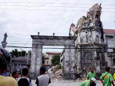 Ein heftiges Beben hat die Zentralphilippinen erschüttert. Foto: Romaldo Mico Solon Eingestürzt