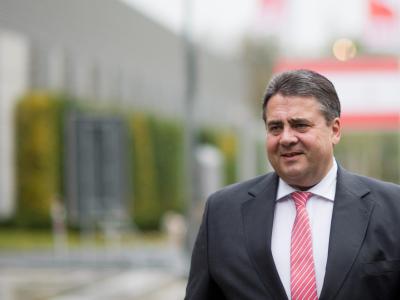Noch vor kurzem galt Sigmar Gabriel als durchaus umstritten in der SPD. Bei der Entscheidung über einen Eintritt in die große Koalition spielt der Parteichef nun aber die Schlüsselrolle. Foto: Julian Stratenschulte Parteichef