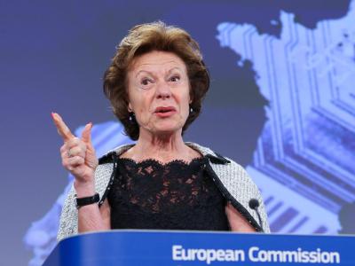 Neelie Kroes: «Die Snowden-Affäre hat uns allen gezeigt, dass wir endlich aufwachen müssen». Foto: Olivier Hoslet/Archiv EU-Kommissarin Kroes
