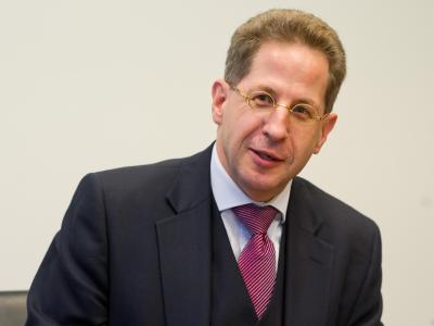 Verfassungsschutzpräsident Hans-Georg Maaßen bei einem Interview in der Redaktion der Deutschen Presse-Agentur dpa in Berlin. Foto: Tim Brakemeier Hans-Georg Maaßen