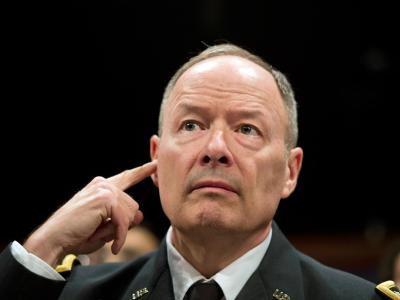 NSA-Chef Keith Alexander während einer Anhörung in Washington. Foto: Jim Lo Scalzo/Archiv NSA-Chef Keith Alexander