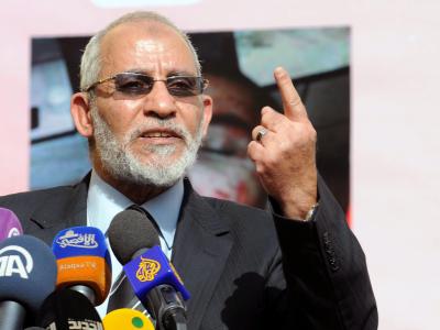 Muss sich vorerst nicht vor einem Gericht in Ägypten verantworten: das Oberhaupt der Muslimbruderschaft, Mohammed Badie. Foto: epa/str Muslimbrüder vorerst nicht vor Gericht