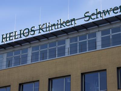 Während eines Stromausfalls ist auf der Intensivstation der Helios-Klinik in Schwerin ein Patient gestorben. Foto: Jens Büttner Todesfall nach Stromausfall