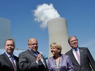 Die AG Energie wird von Bundesumweltminister Peter Altmaier (CDU) und Nordrhein-Westfalens Ministerpräsidentin Hannelore Kraft (SPD) geleitet. Foto: Henning Kaiser/Archiv Inbetriebnahme zweier Braunkohlenblöcke