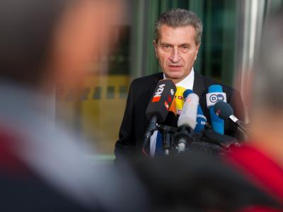 Günther Oettinger will die die Kosten für Atomenergie transparenter machen. Foto: Tim Brakemeier Oettinger