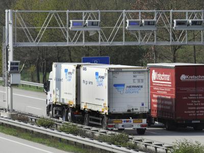 Welche Daten erfassen die Mautbrücken im deutschen Autobahnnetz? Foto: Holger Hollemann Mautbrücke