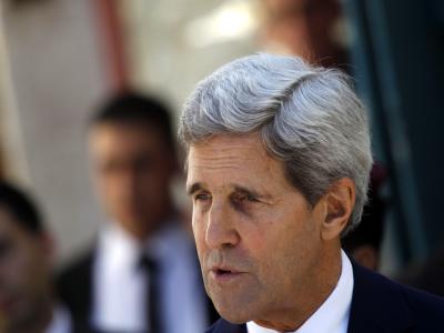 John Kerry hat eine schnelle Aufarbeitung der NSA-Affäre um die Abhöraktion gegen Bundeskanzlerin Angela Merkel (CDU) versprochen. Abed Al Hashlamoun/Pool Foto: Abed Al Hashlamoun / Pool John Kerry