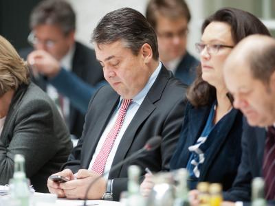 SPD-Chef Sigmar Gabriel würde eine große Koalition nicht an der Auseinandersetzung um ein gerechteres Steuersystem scheitern lassen. Foto: Maurizio Gambarini Koalitionsverhandlungen