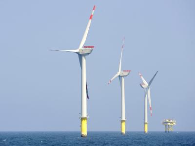 Offshore-Windpark vor Borkum: Union und SPD feilen an einer Reform der Energiewende. Foto: Ingo Wagner/Archiv Offshore-Windpark