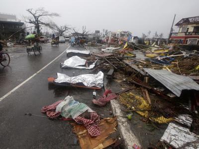 Die Zahl der Taifun-Opfer wird noch drastisch steigen. Foto: Dennis M. Sabangan Tacloban