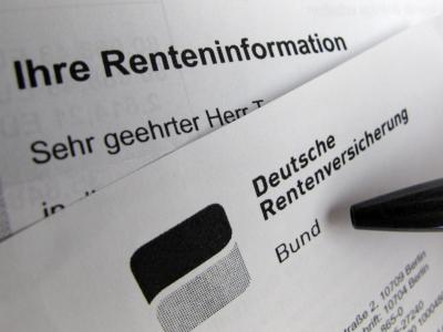 Die gut 20 Millionen Rentner können ab Juli 2014 mit gut zwei Prozent mehr Geld rechnen. Foto: Franz-Peter Tschauner/Archiv Rente